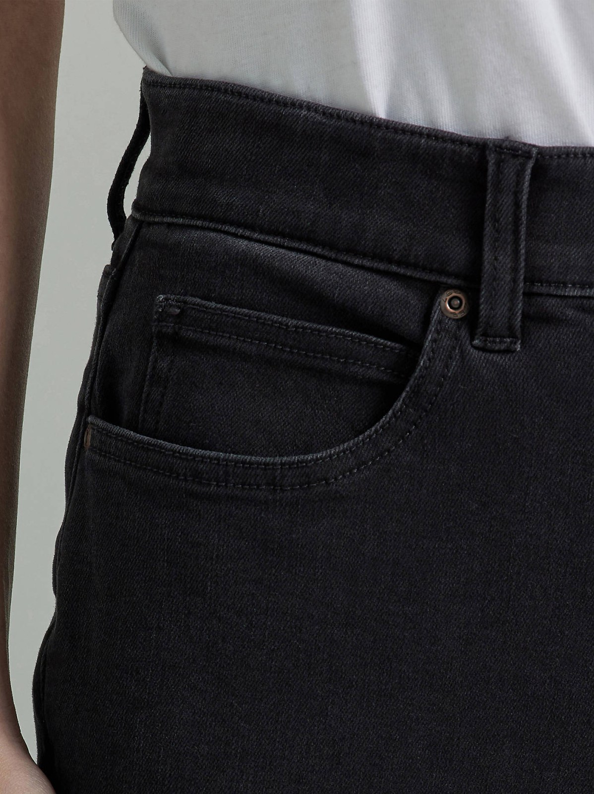 Women's Ultra Lux Comfort with Flex Motion Straight Jean (Petite) - view 5