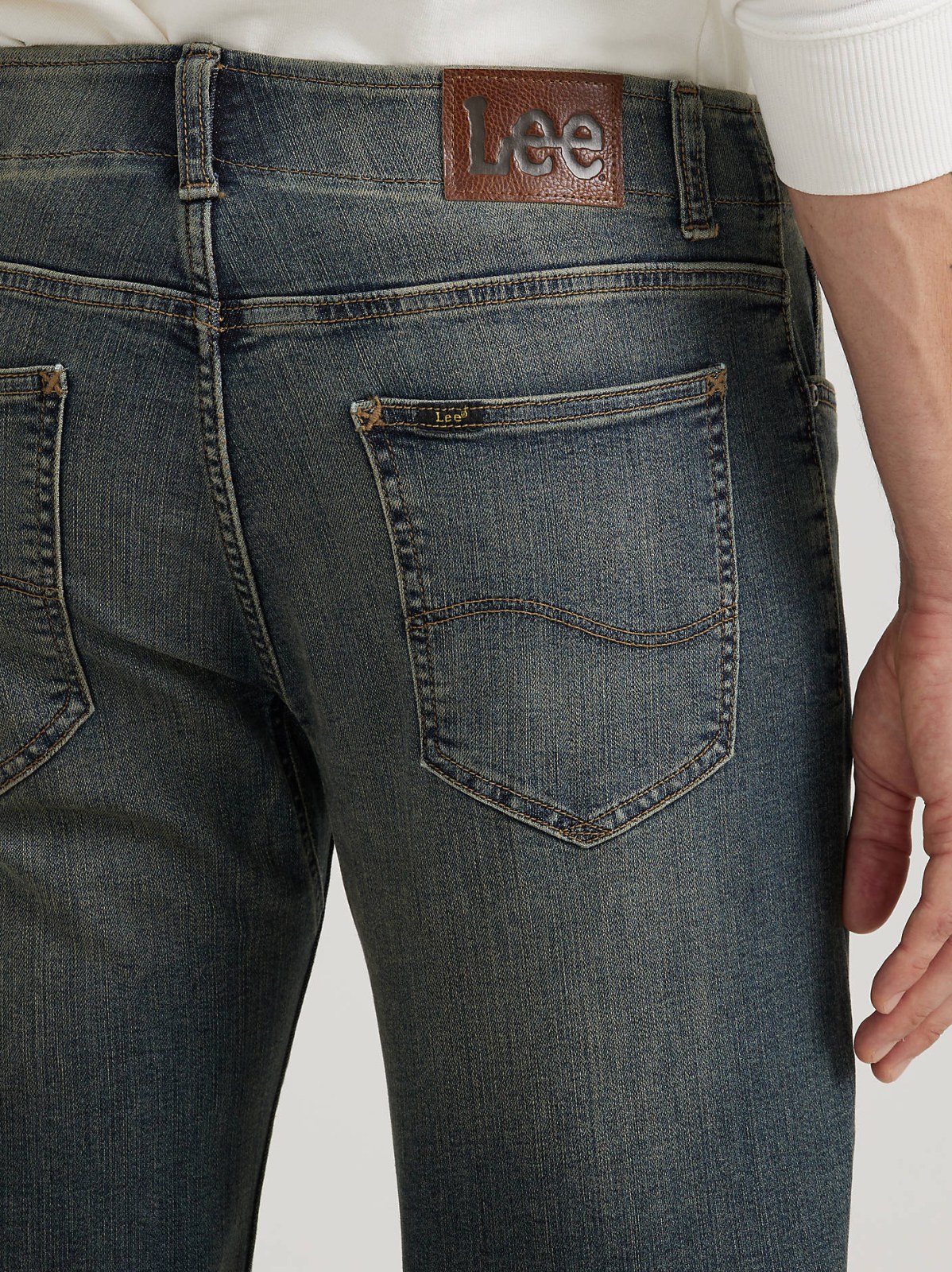 Men's Extreme Motion Straight Fit Tapered Leg Jean - view 6