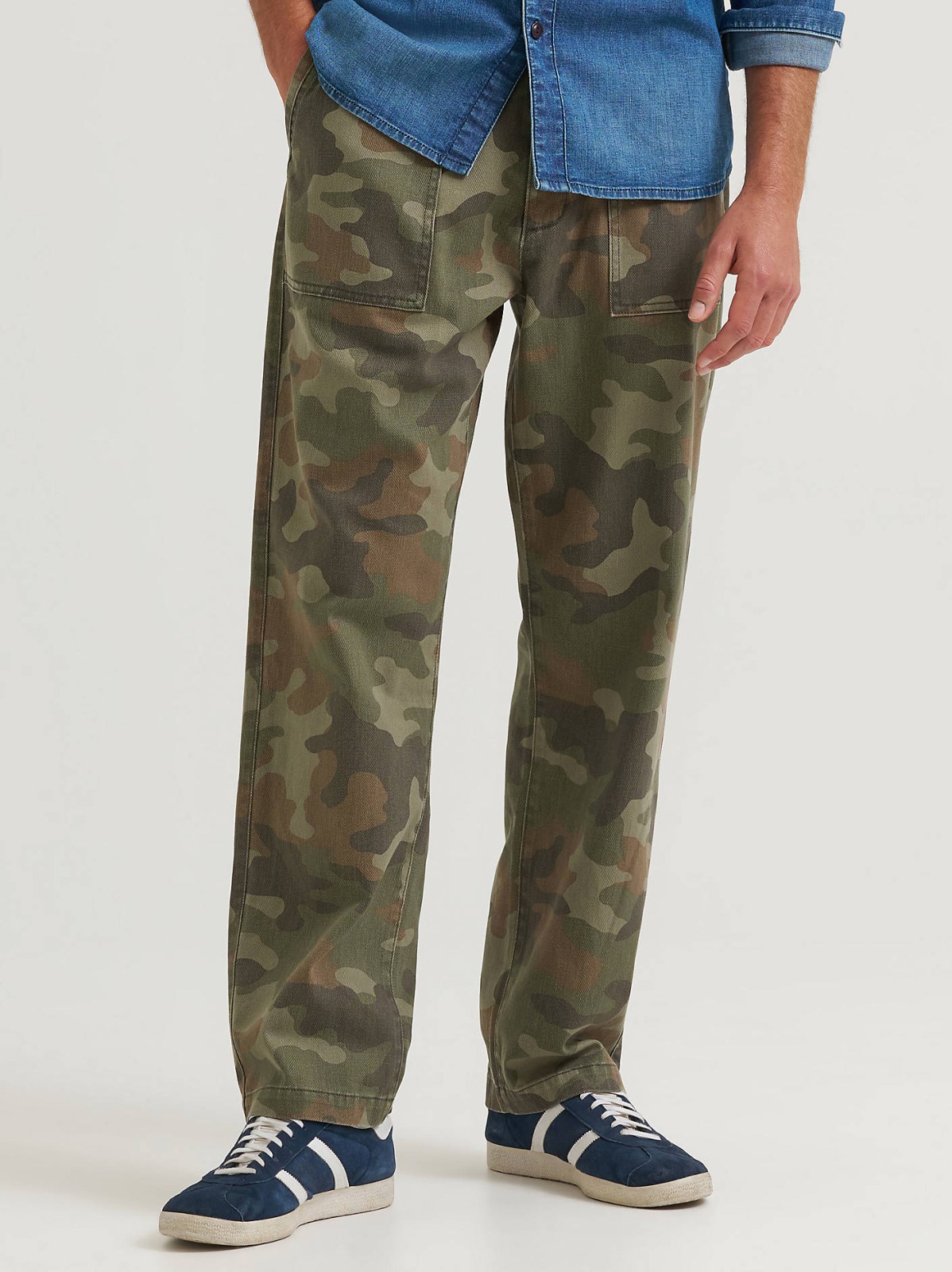 Men's Legendary Relaxed Utility Pant - view 2