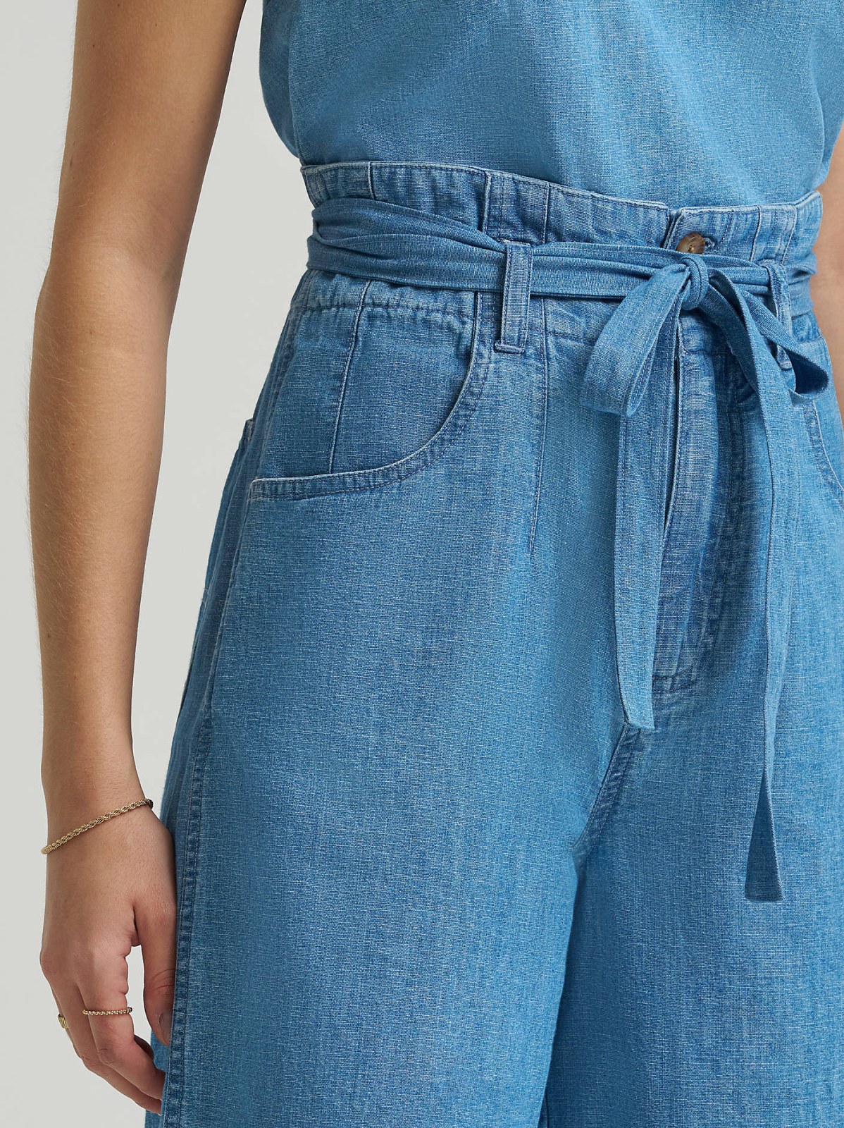 Women's High Rise Pleated Linen Bermuda - view 6
