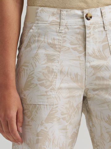 Women's Ultra Lux Comfort with Flex-To-Go Relaxed Fit Utility Bermuda