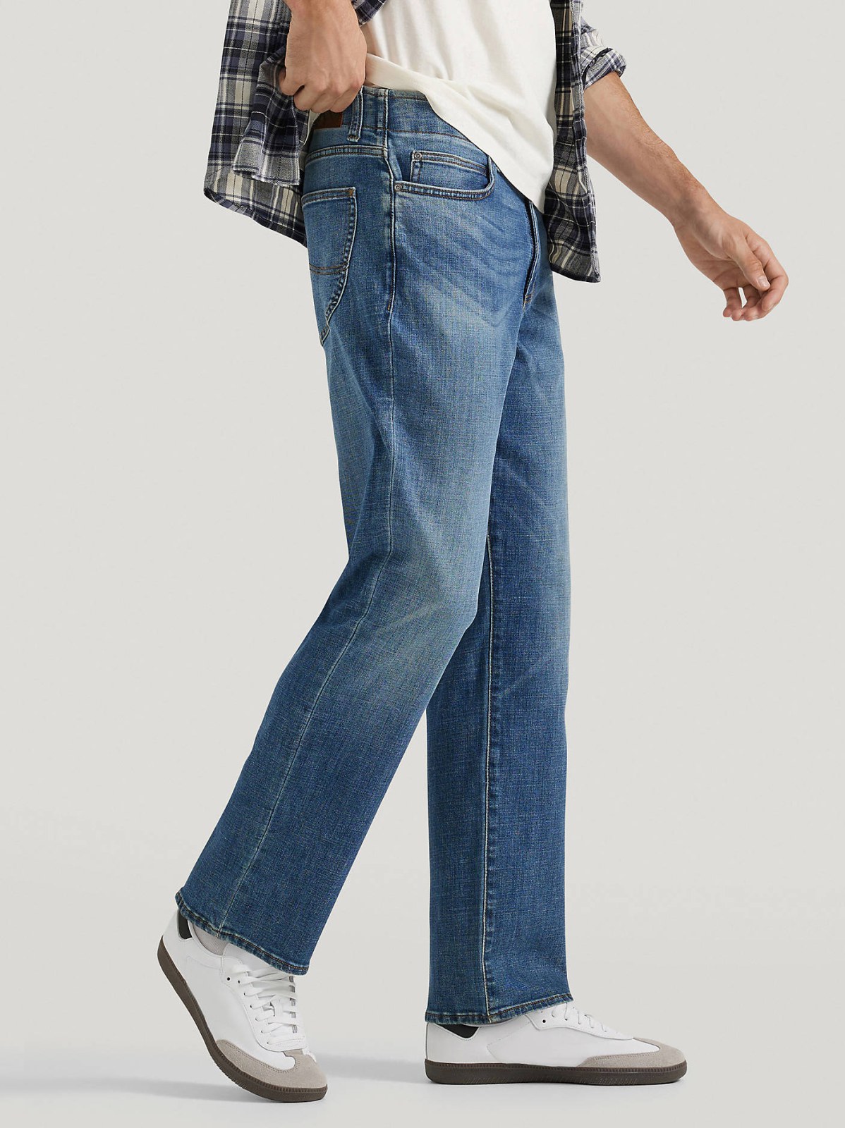 Men's Extreme Motion MVP Regular Straight Jean - view 4