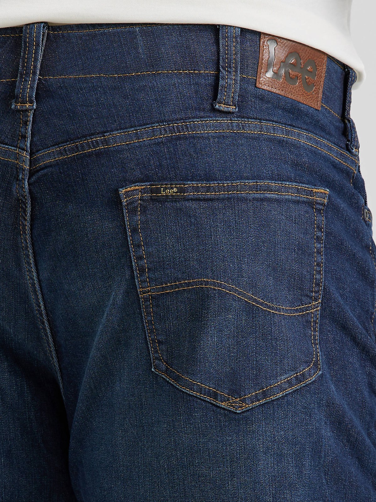 Men's Extreme Motion Athletic Tapered Leg Jean (Big & Tall) - view 5