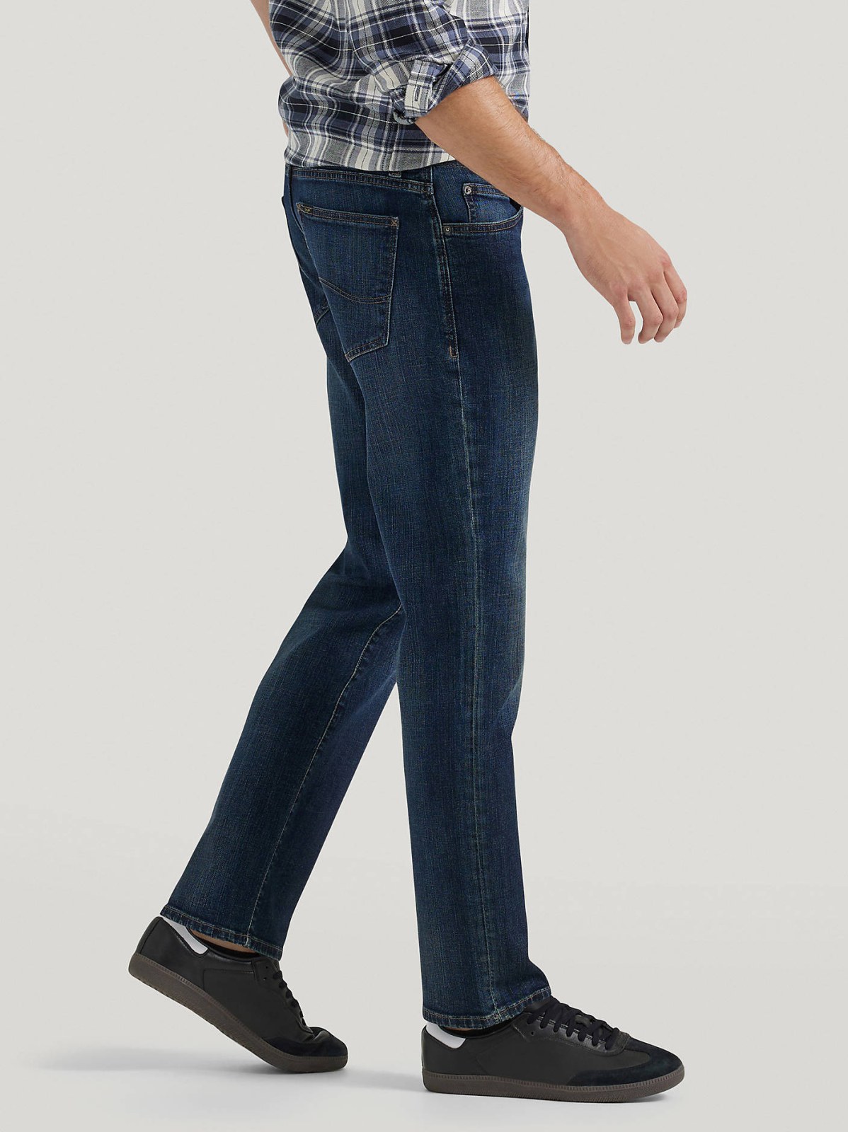 Men's Extreme Motion Straight Fit Tapered Leg Jean - view 4