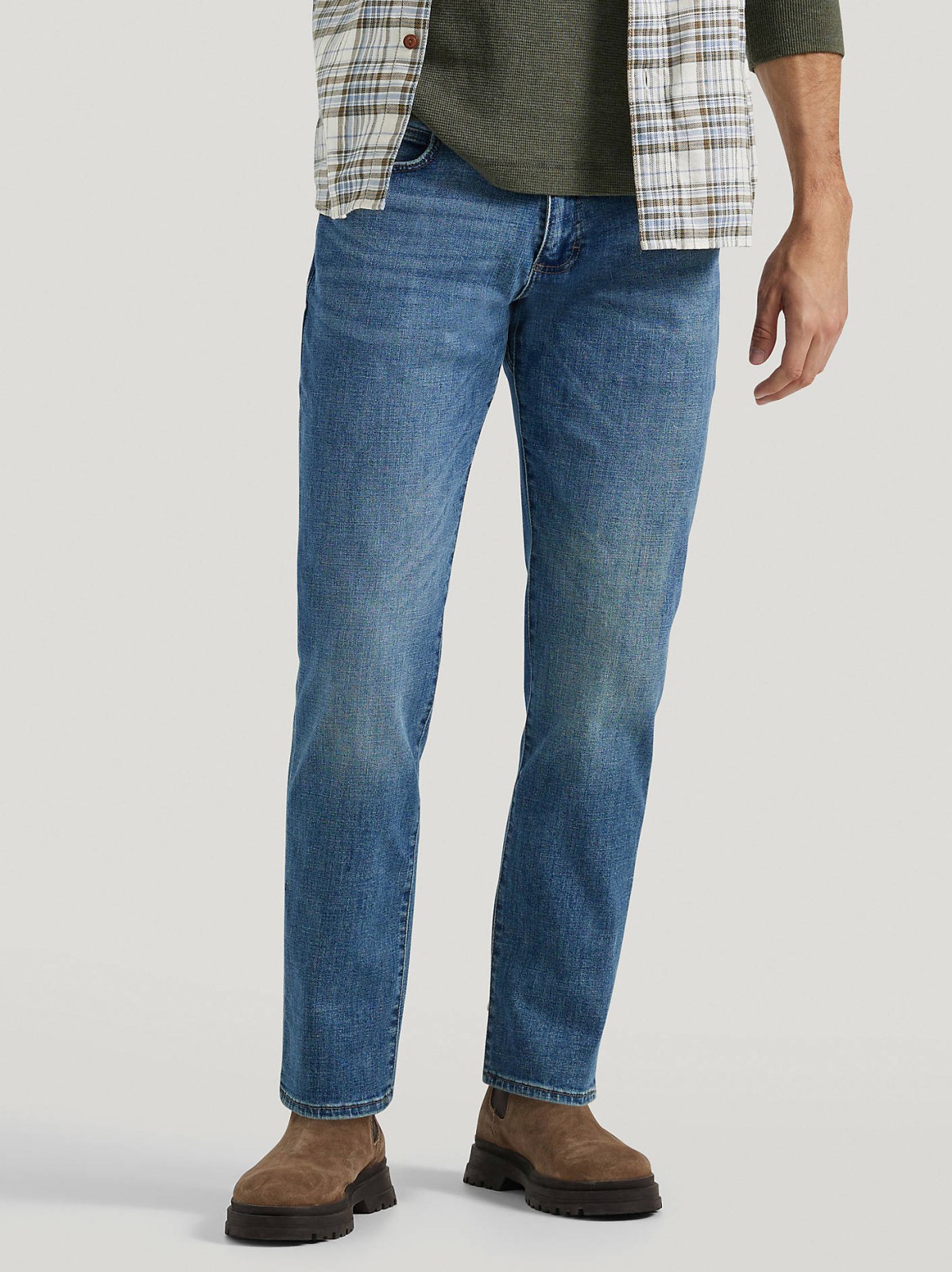 Men's Extreme Motion MVP Straight Fit Tapered Jean - view 2
