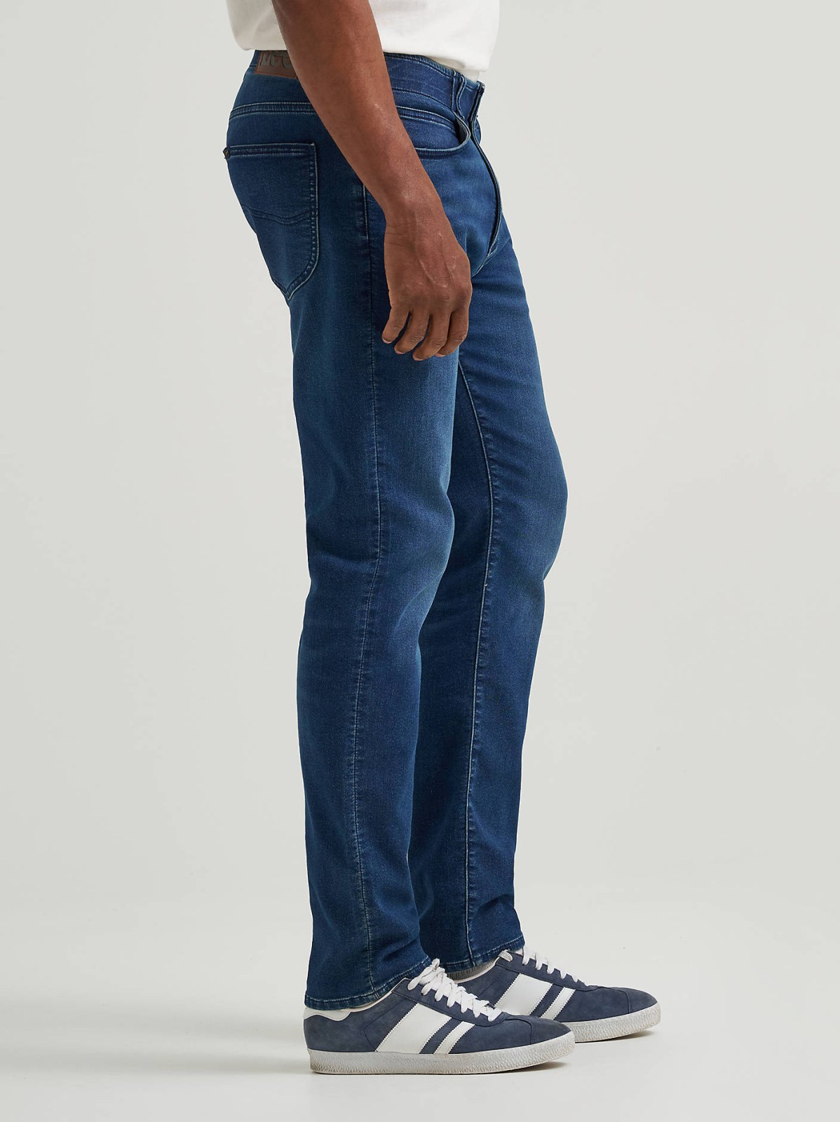 Men's Extreme Motion Single Layer Warming Regular Taper Jean - view 4