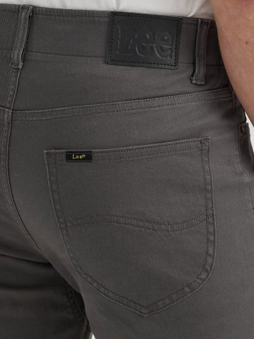 Men's Extreme Motion Regular Straight Twill Jean