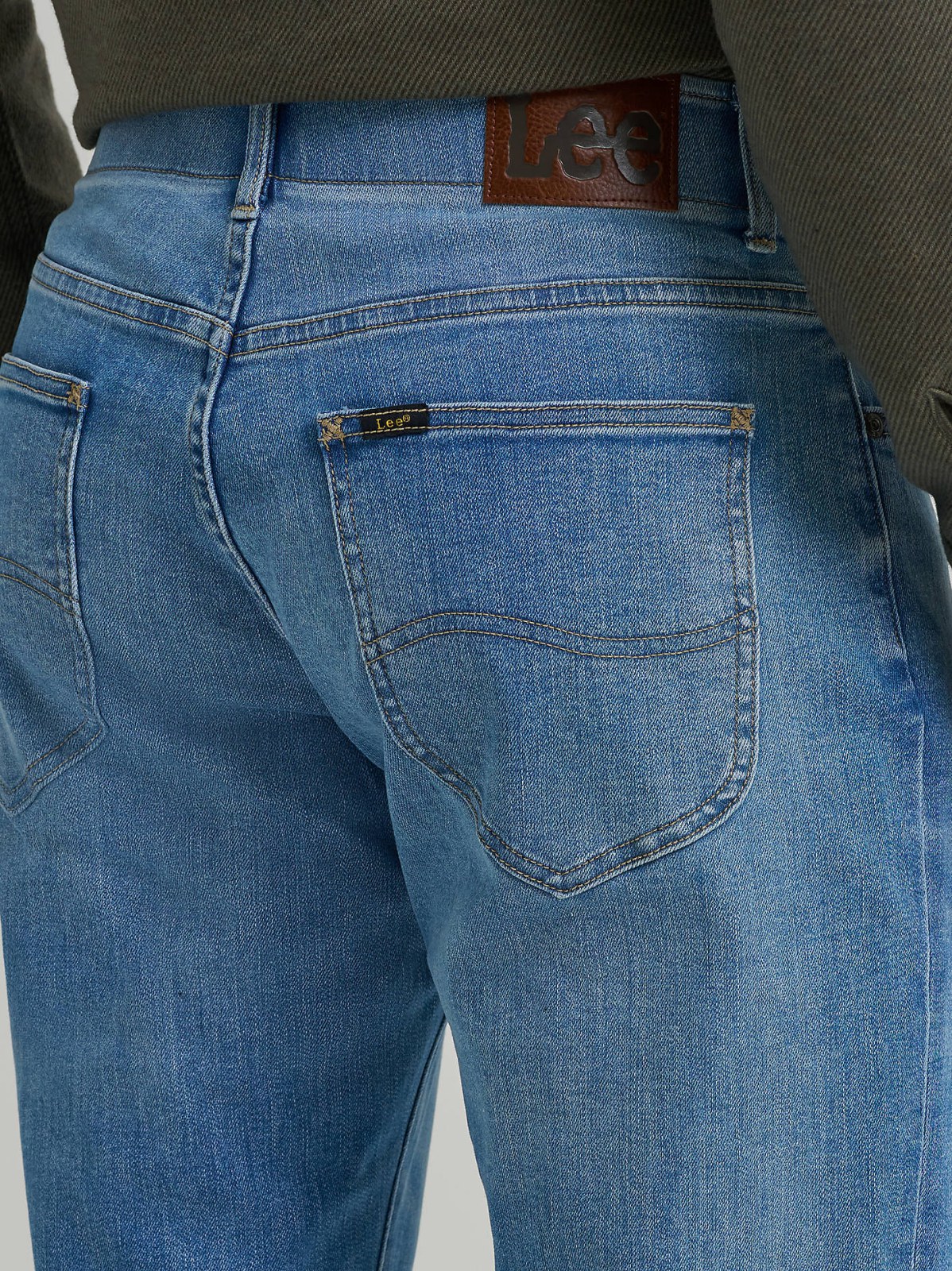 Men's Extreme Motion Athletic Tapered Leg Jean - view 5