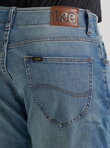 Men's Extreme Motion MVP Athletic Tapered Leg Jean