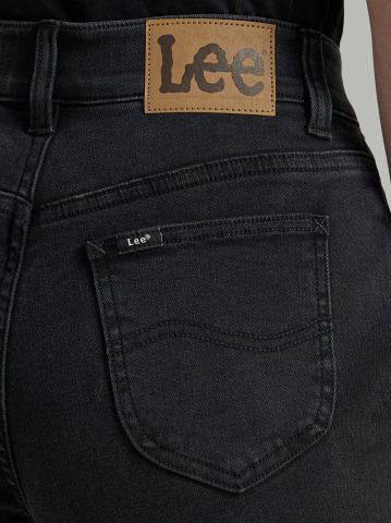 Women's Ultra Lux Comfort with Flex Motion Bootcut Jean (Petite)