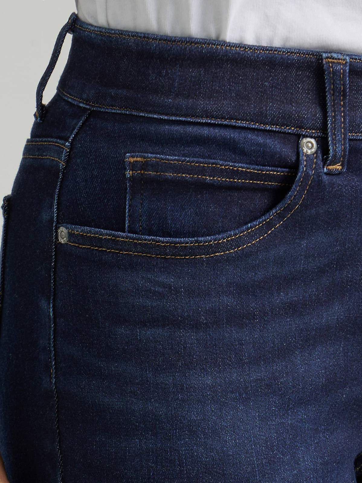 Women's Ultra Lux Comfort with Flex Motion Straight Jean (Petite) - view 5