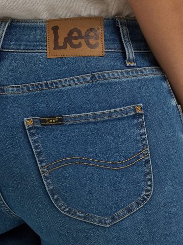 Women's Ultra Lux Comfort Flex Motion Slim Straight Jean with Ever Fit®