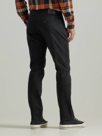 Men's Extreme Motion Athletic Tapered Leg Jean