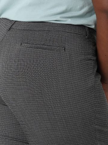 Women's Wrinkle Free Relaxed Fit Straight Leg Pant (Plus)