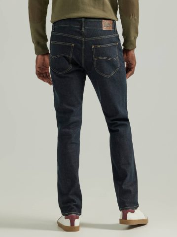 Men's Extreme Motion Straight Fit Tapered Leg Jean