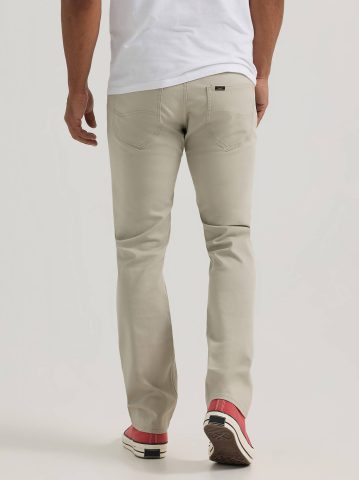 Men's Extreme Motion Slim Straight Twill Jean