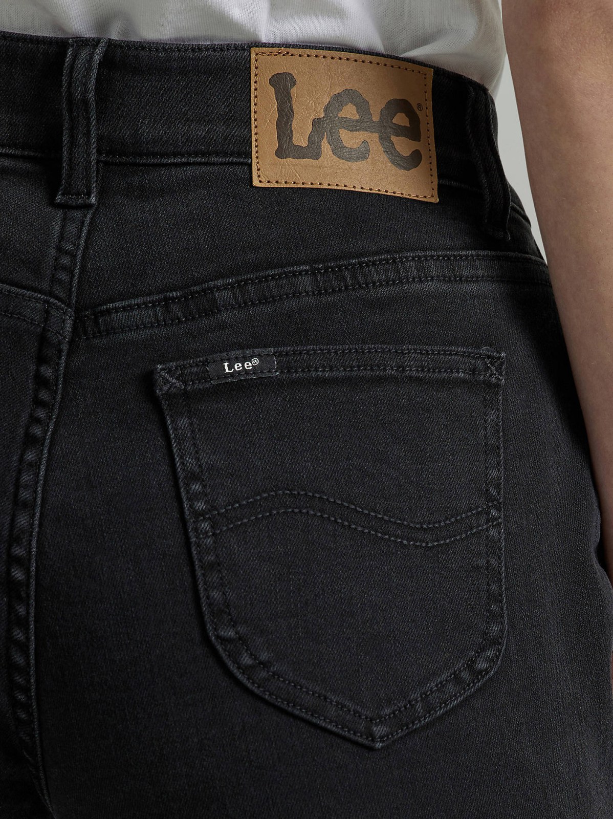 Women's Ultra Lux Comfort with Flex Motion Straight Jean (Petite) - view 6