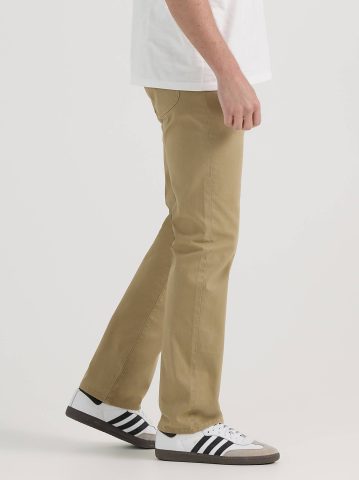Men's Extreme Motion Regular Straight Twill Jean