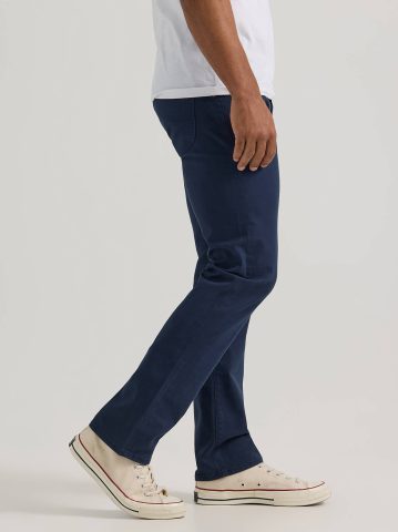 Men's Extreme Motion Slim Straight Twill Jean