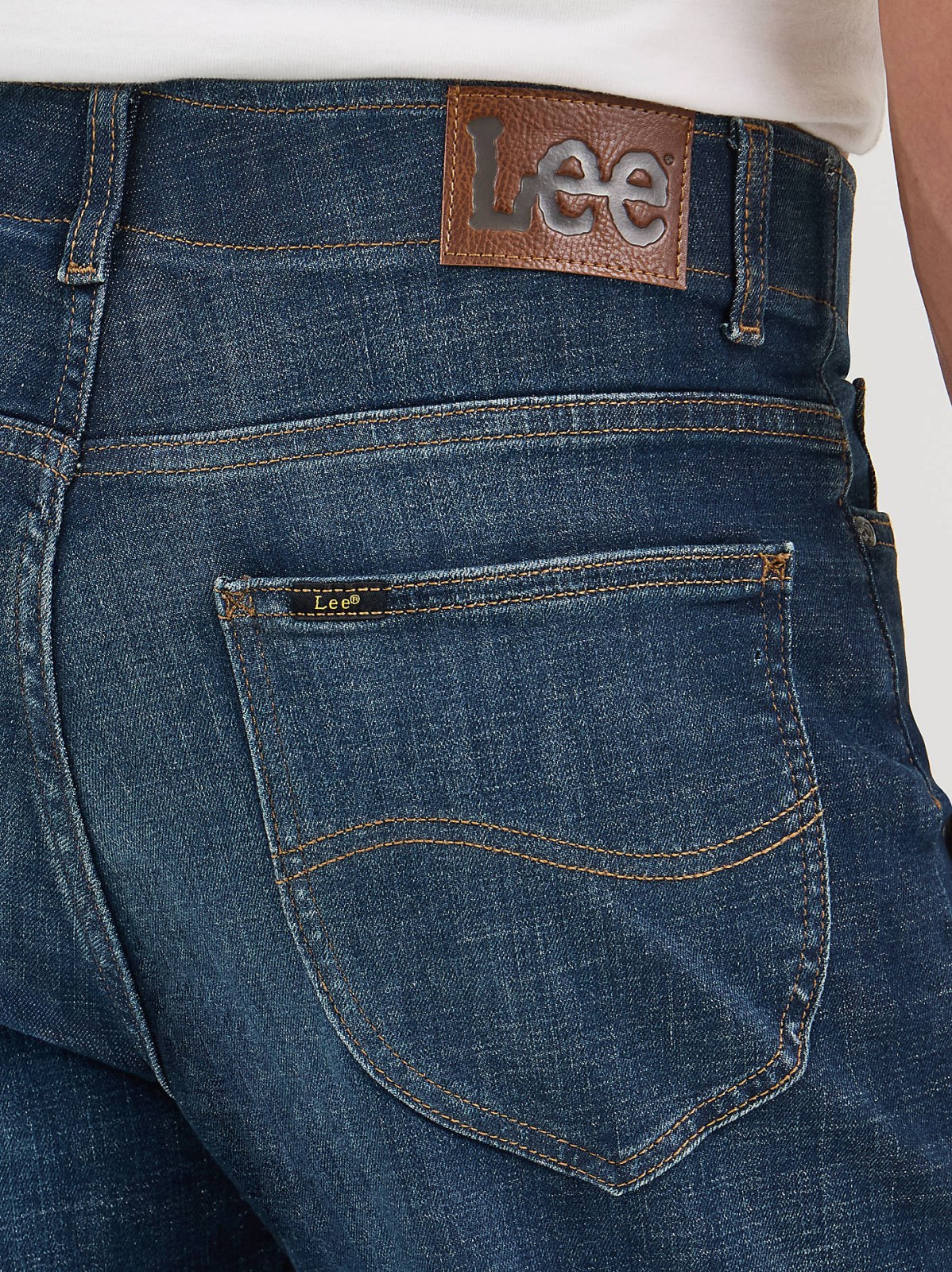 Men's Extreme Motion MVP Relaxed Straight Jean - view 5