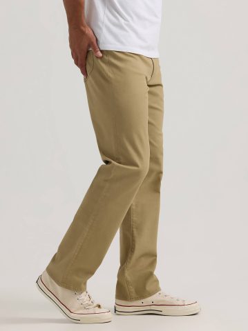 Men's Extreme Motion Relaxed Straight Twill Jean