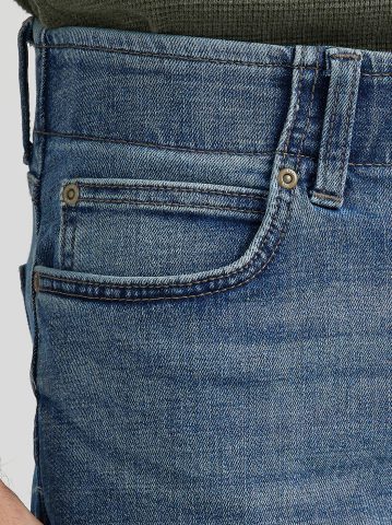 Men's Extreme Motion MVP Straight Fit Tapered Jean