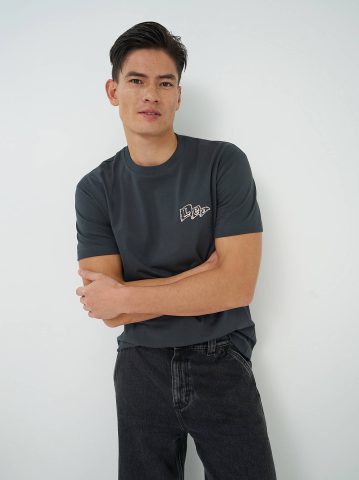 Men's Pennant Logo Tee
