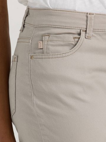 Women's Instantly Slims Relaxed Fit Straight Leg Jean