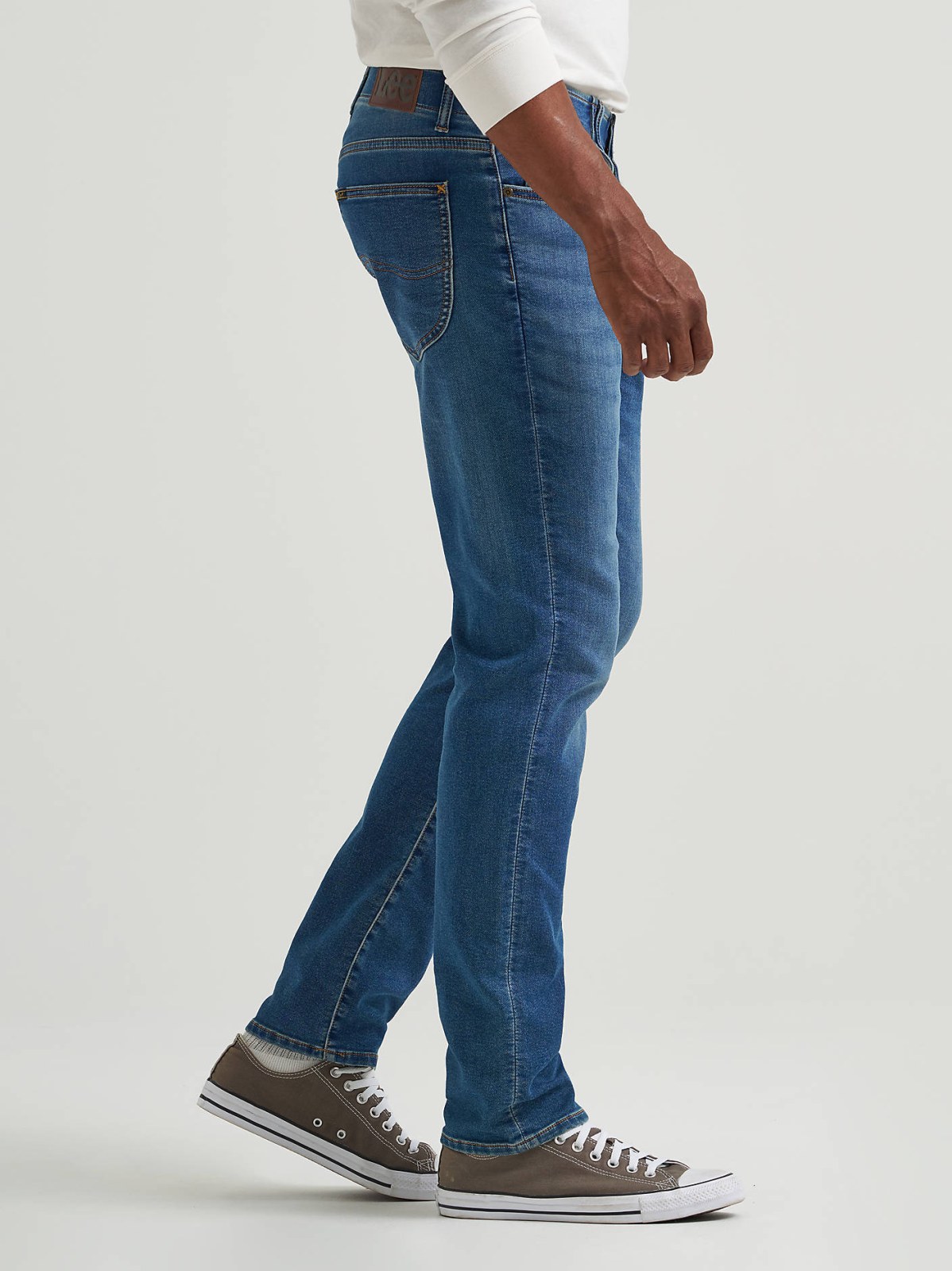 Men's Extreme Motion Single Layer Warming Regular Taper Jean - view 4