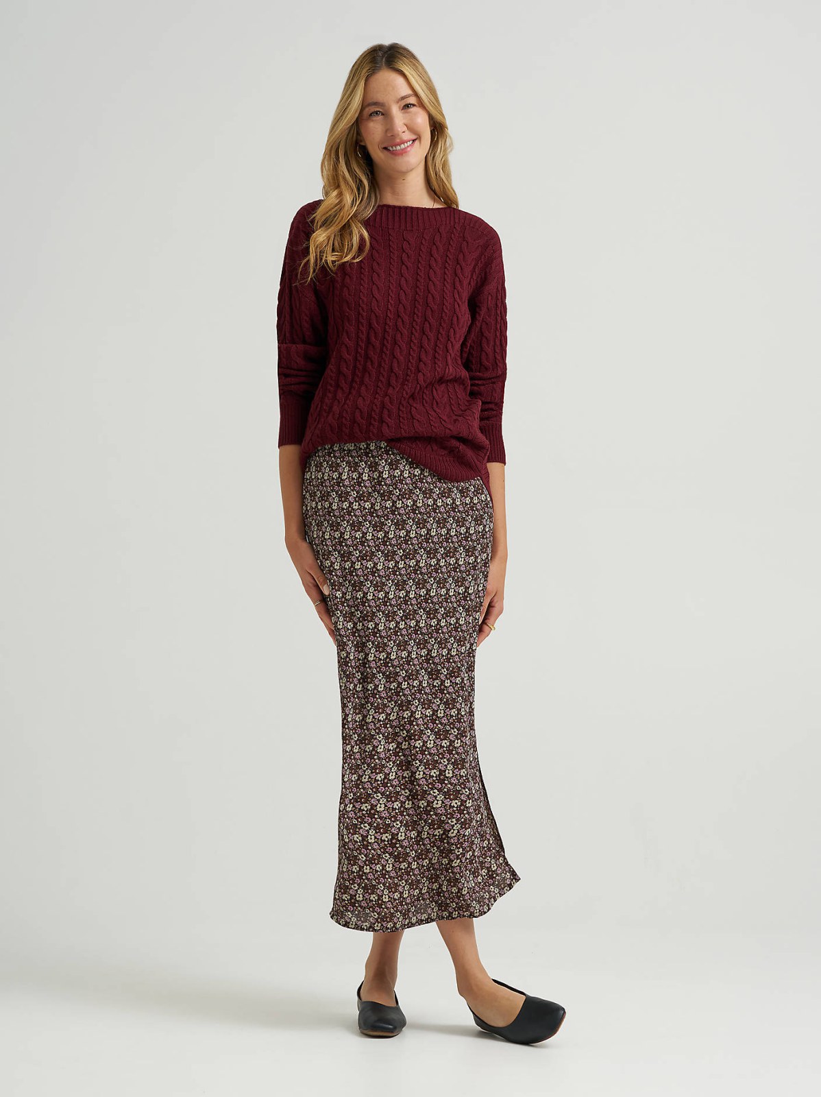 Women's Curved Hem Cable Knit Sweater - view 5