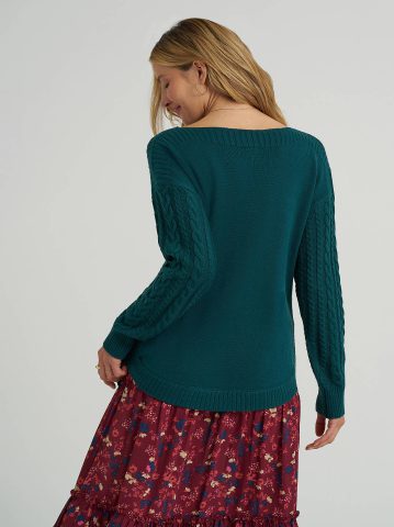Women's Curved Hem Cable Knit Sweater