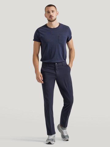 Men's Extreme Motion Relaxed Fit Khaki Pant