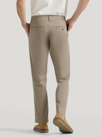 Men's Extreme Motion Relaxed Fit Khaki Pant