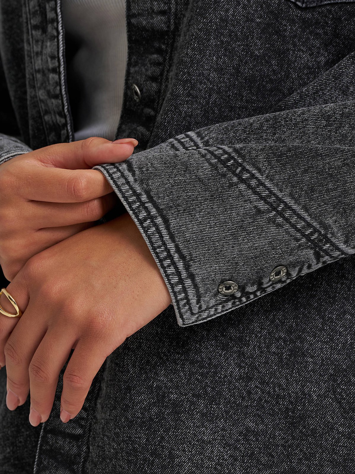 Women's Oversized Button Up Shirt - view 6