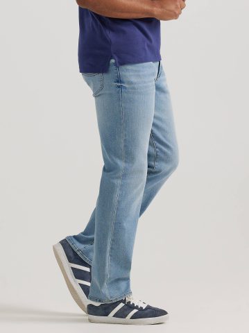 Men's Extreme Motion Regular Fit Straight Leg Jean