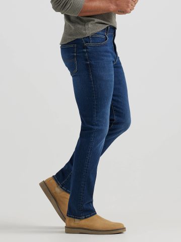Men's Extreme Motion Regular Fit Straight Leg Jean