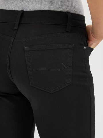 Women’s Relaxed Fit Capri
