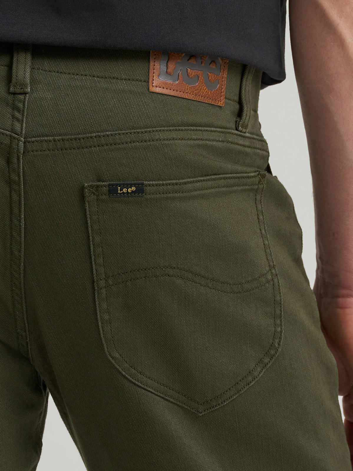 Men's Extreme Motion Straight Fit Tapered Leg Jean - view 5