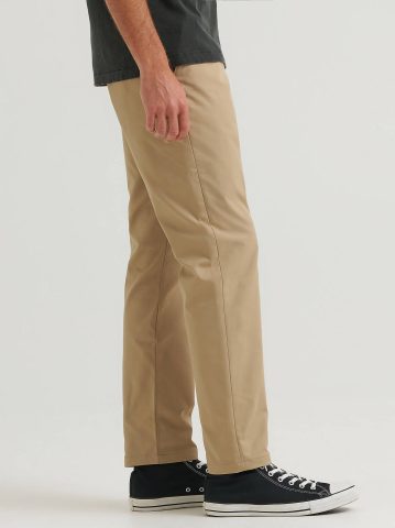 Men's Extreme Motion Regular Taper Chino Pant