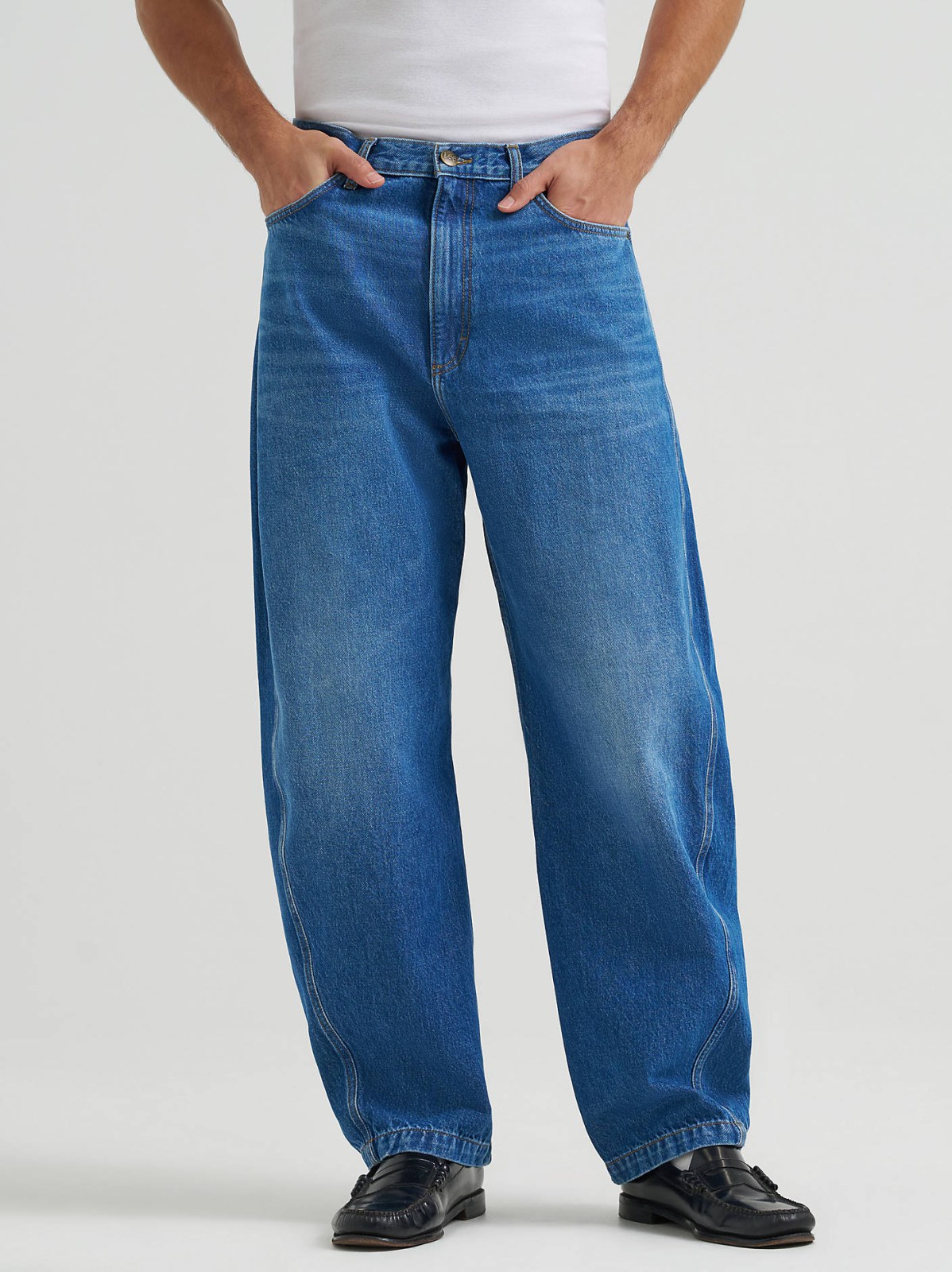Men's 100% Cotton Loose Barrel Jean - view 3