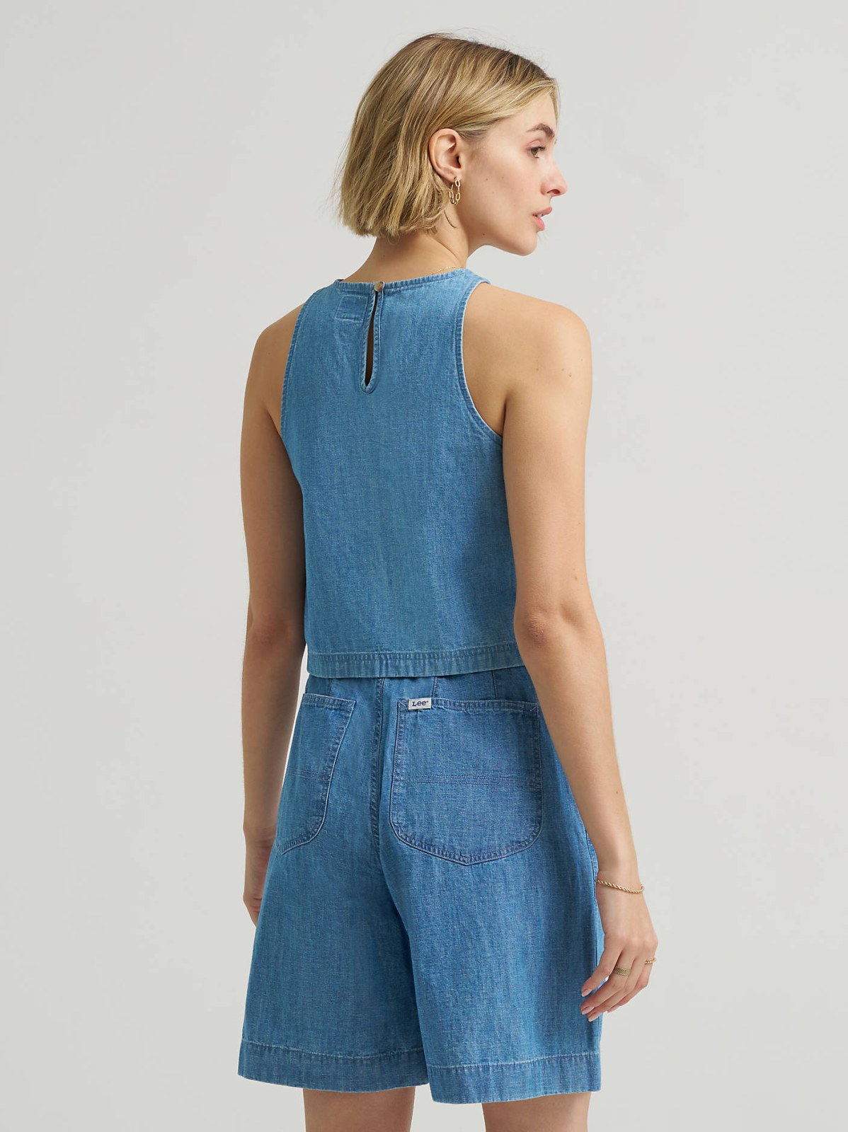 Women's Boxy Button Back Linen Tank Top - view 4