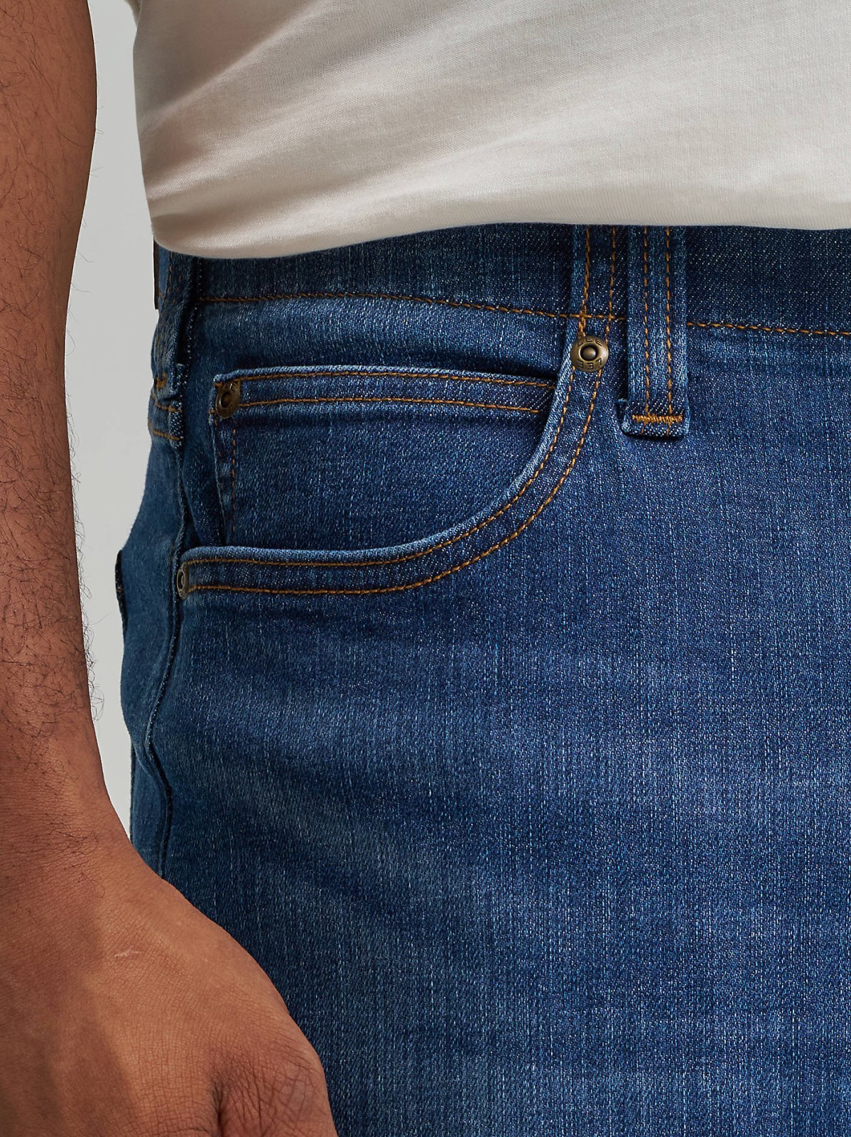 Men's Extreme Motion Athletic Tapered Leg Jean (Big & Tall) - view 5