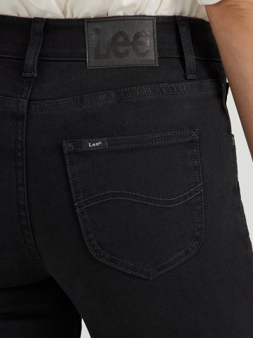 Women's Ultra Lux Comfort Flex Motion Slim Straight Jean with Ever Fit®