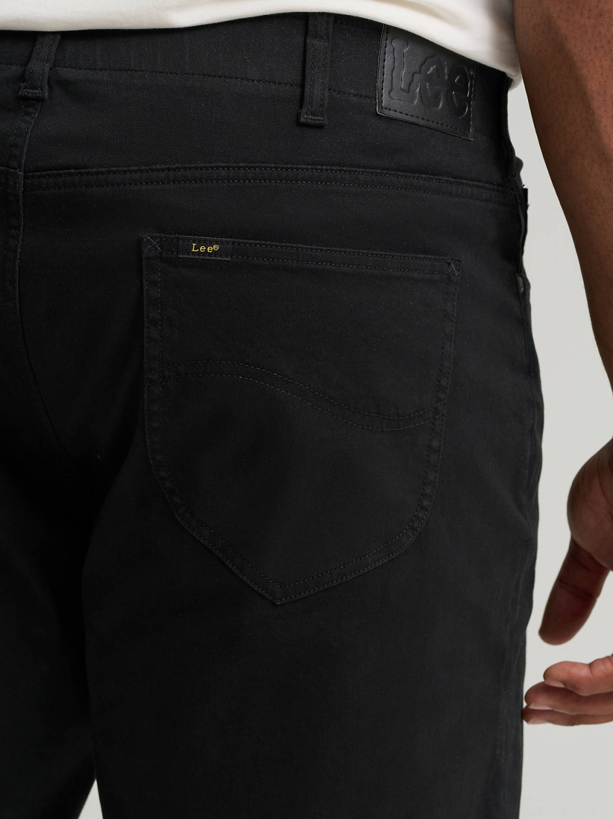 Men's Extreme Motion Straight Fit Tapered Leg Jean (Big & Tall) - view 6
