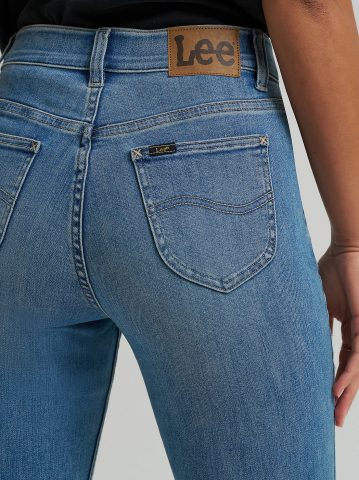 Women's Ultra Lux Comfort with Flex Motion Bootcut Jean