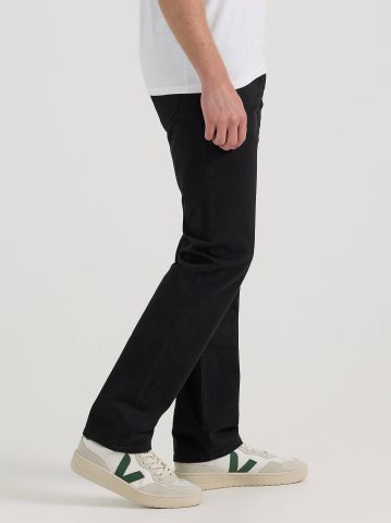 Men's Extreme Motion Regular Straight Twill Jean