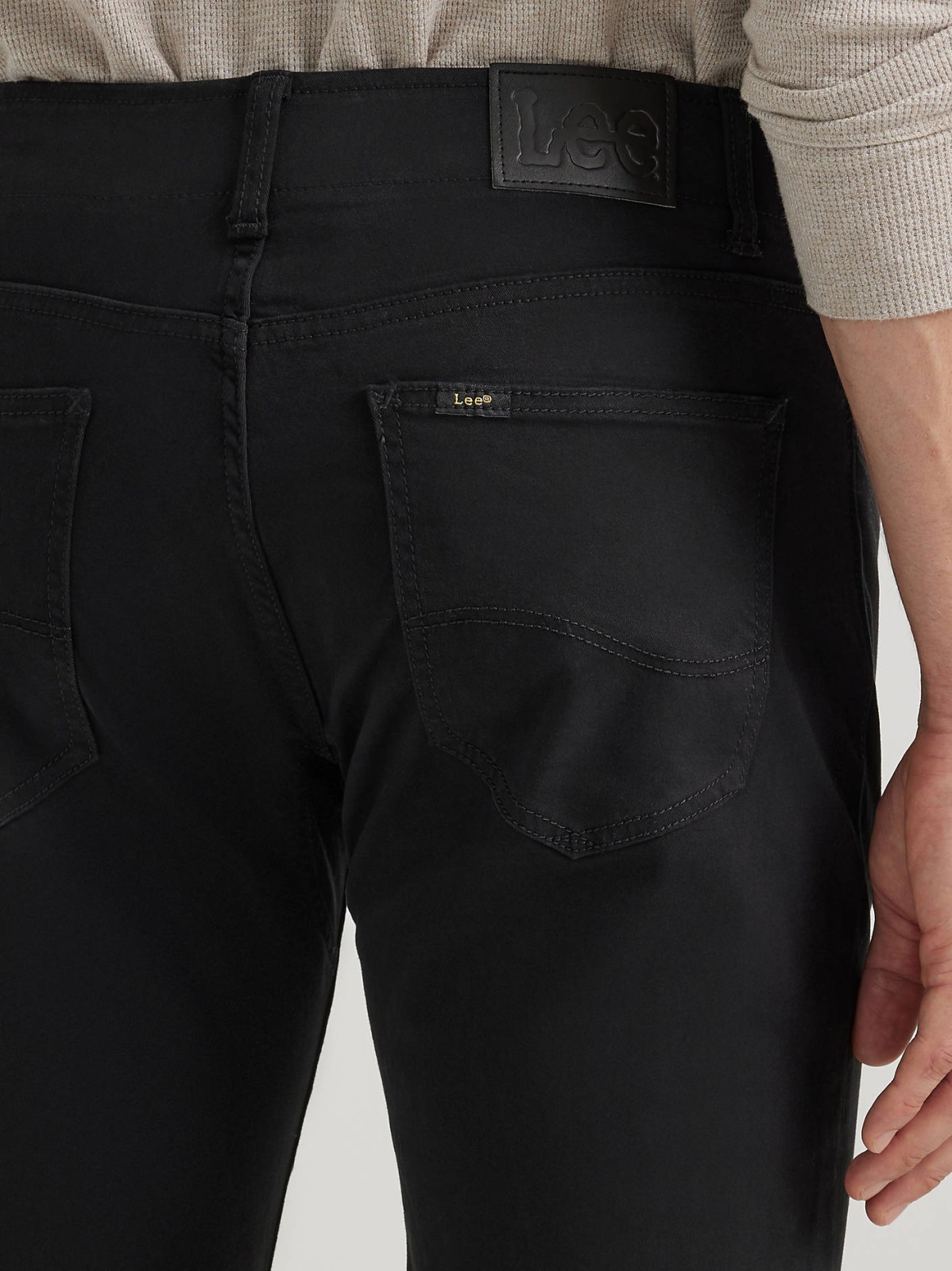 Men's Extreme Motion Straight Fit Tapered Leg Jean - view 5