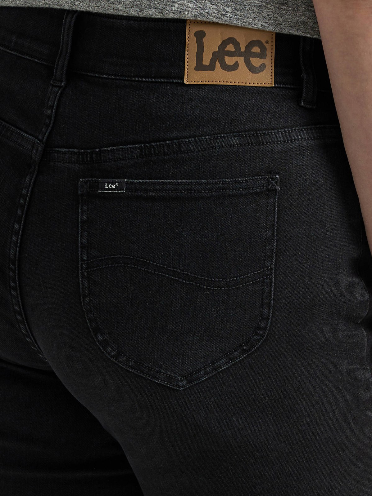 Women's Ultra Lux Comfort with Flex Motion Straight Jean (Plus) - view 6
