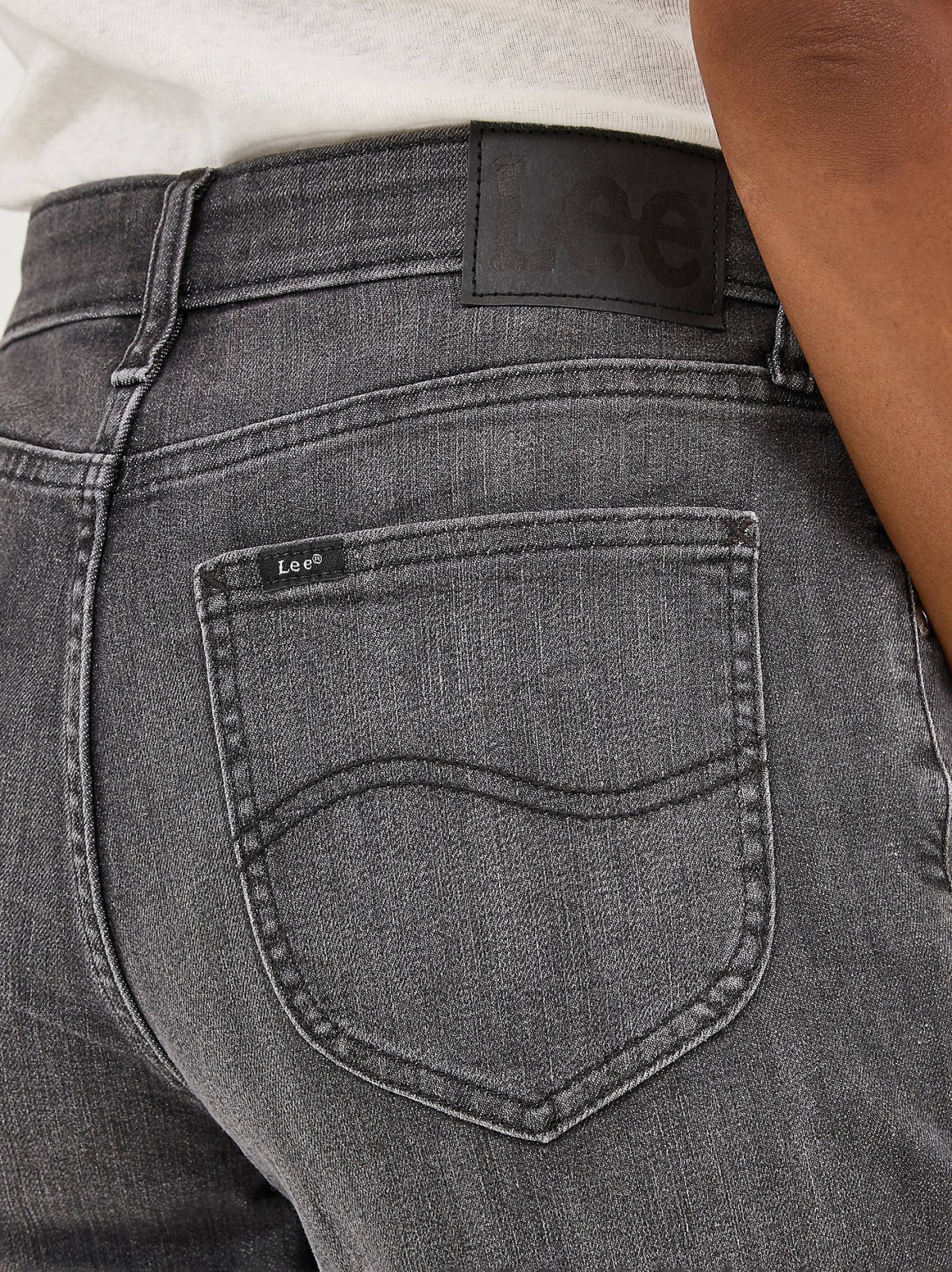 Women's Legendary 90's Taper Leg Jean - view 5