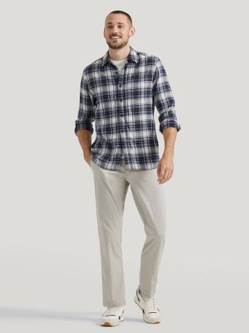 Men's Extreme Motion Relaxed Fit Khaki Pant